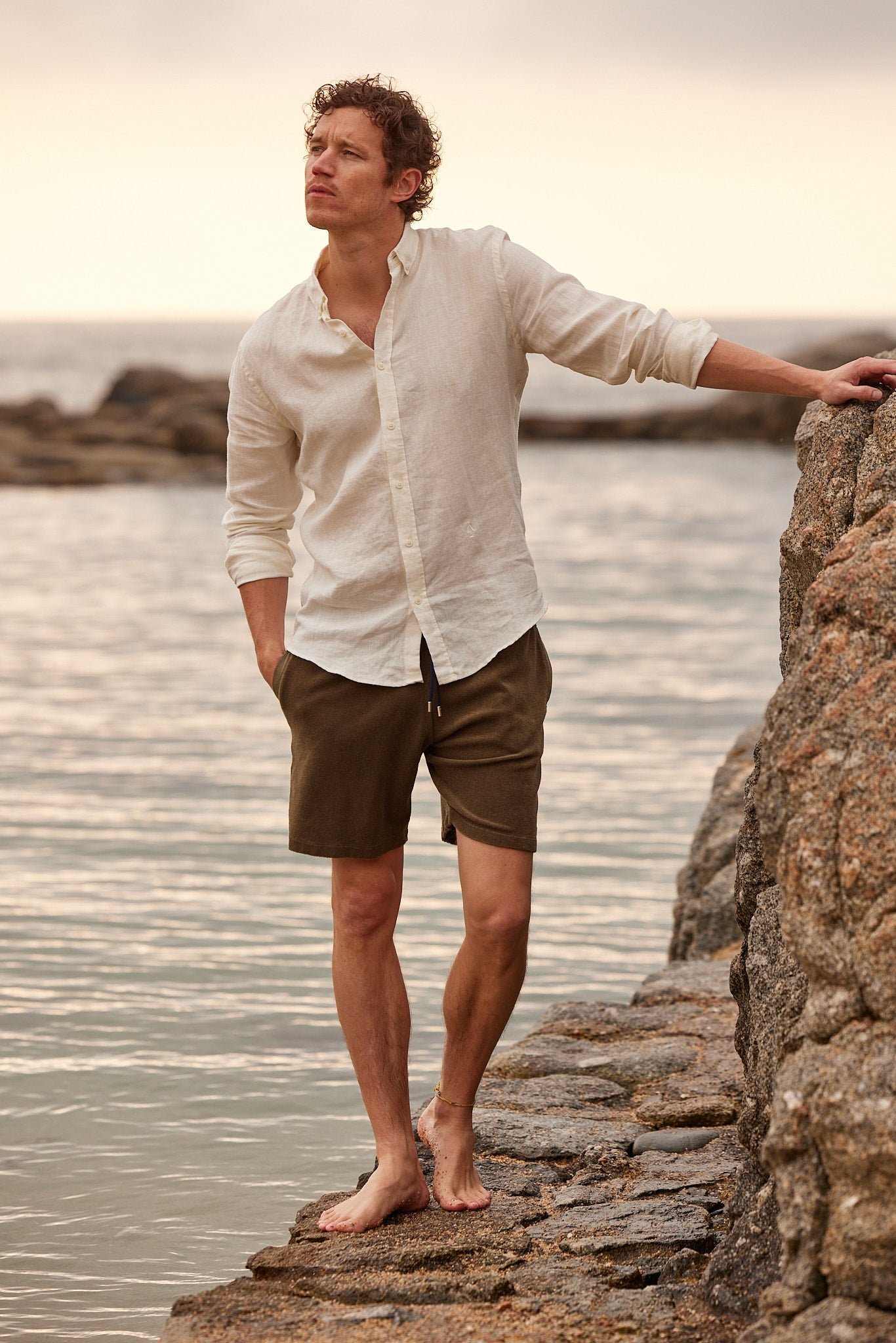 short homme kaki