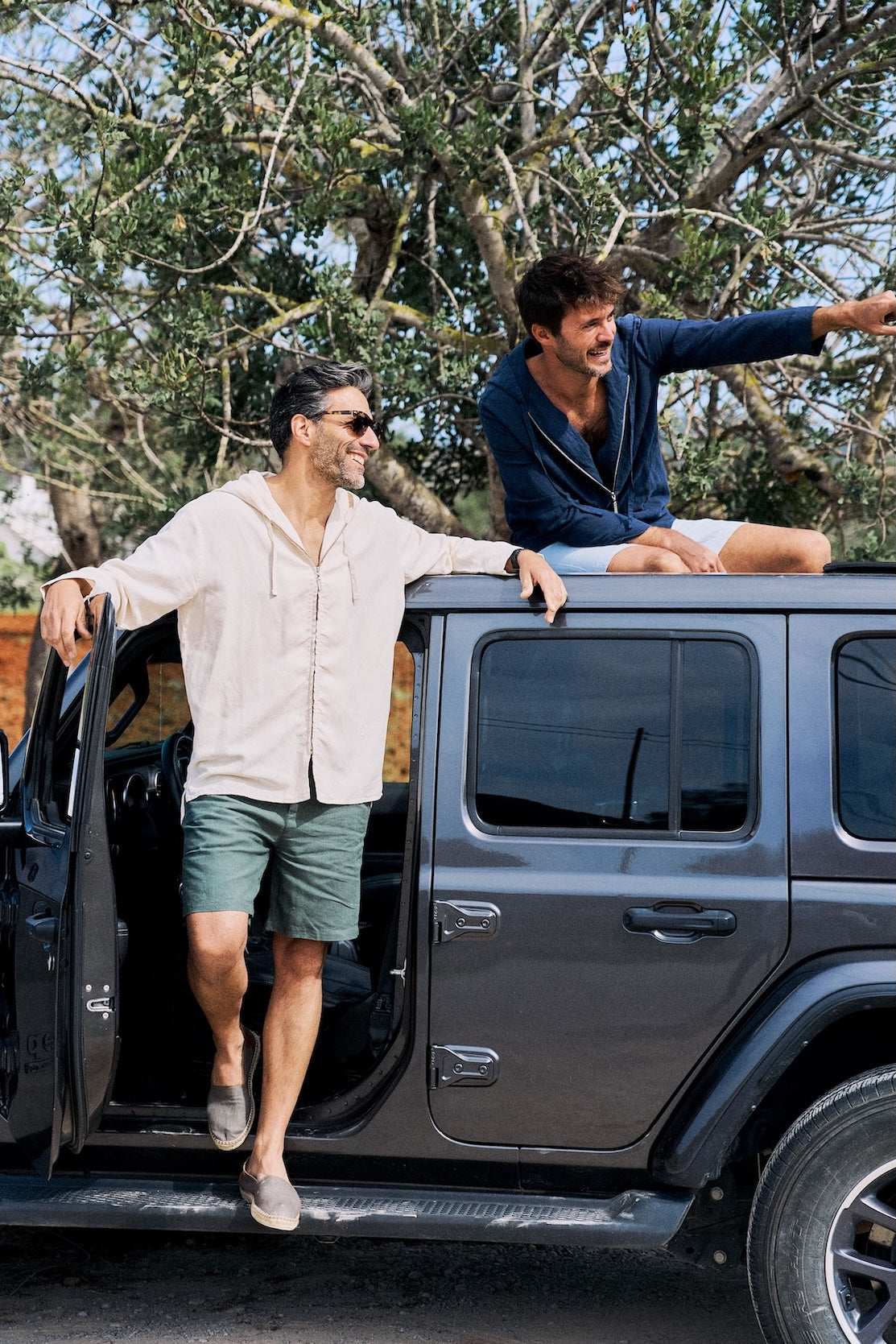 Balsam green linen shorts