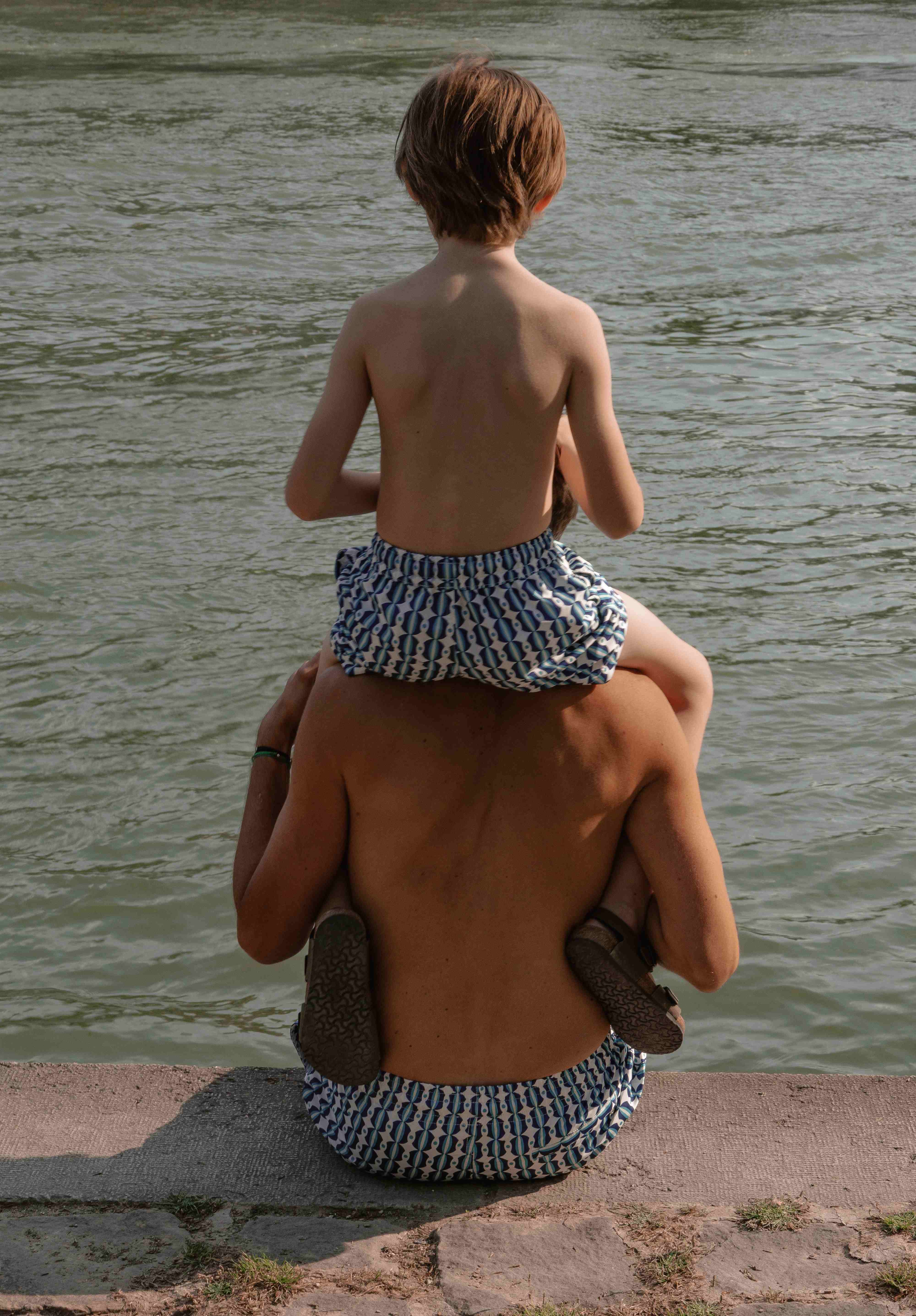 maillot de bain enfant bleu et blanc 